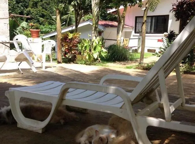 Papayas Self Catering Victoria